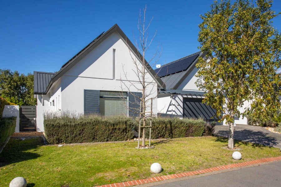 To Let 4 Bedroom Property for Rent in Val De Vie Estate Western Cape